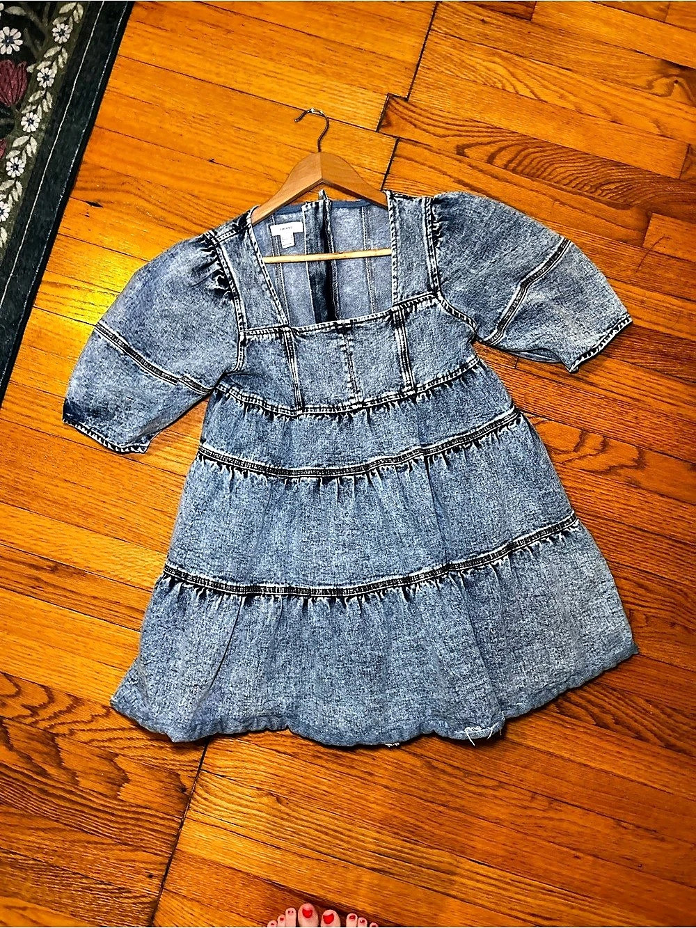 Forever 21 Denim Tiered Mini Dress in Blue Size Medium Like New - Picture 3 of 5